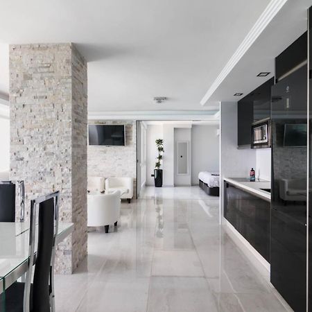 Deluxe Supreme Apartment Малага Екстериор снимка