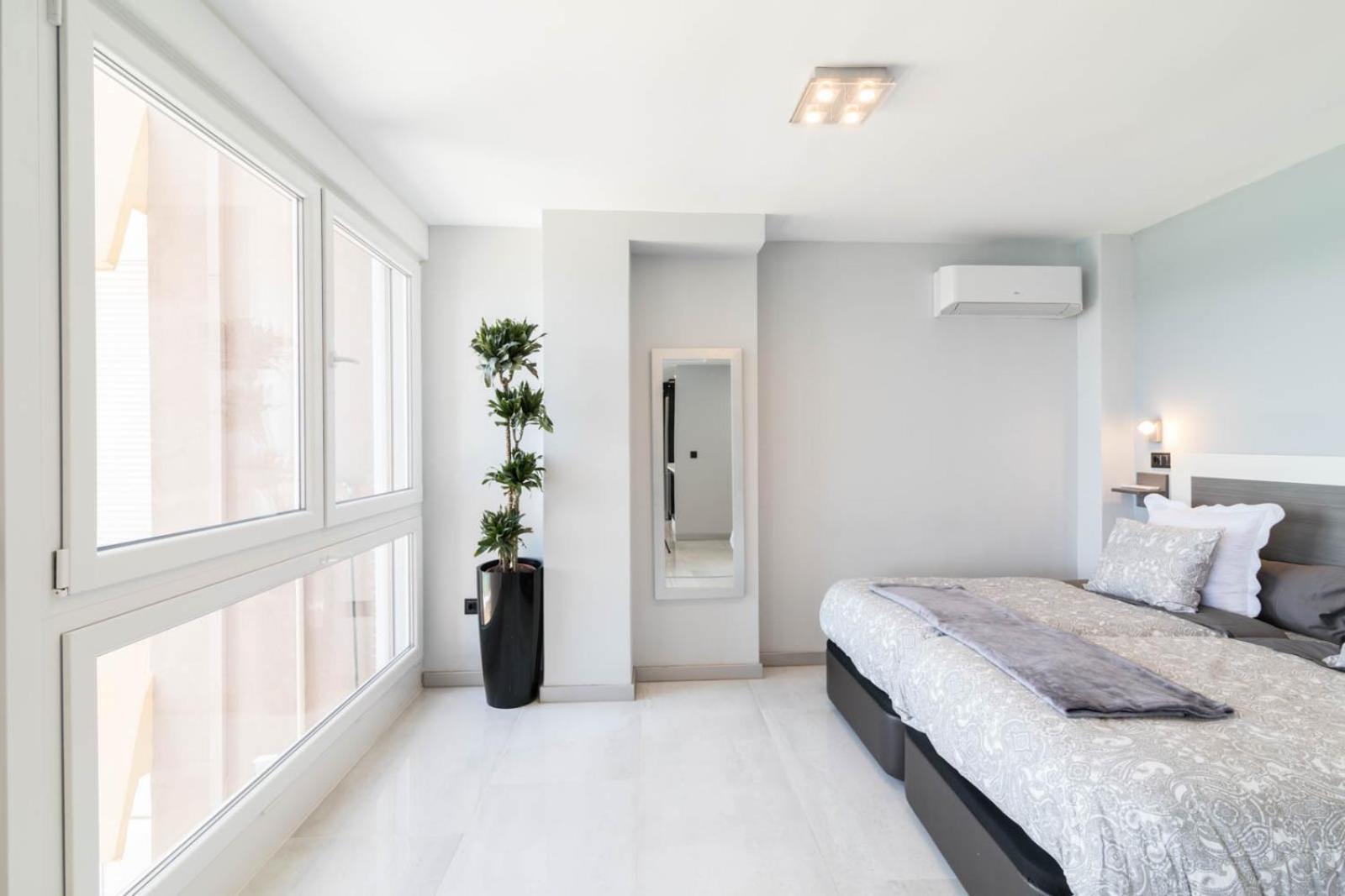 Deluxe Supreme Apartment Малага Екстериор снимка