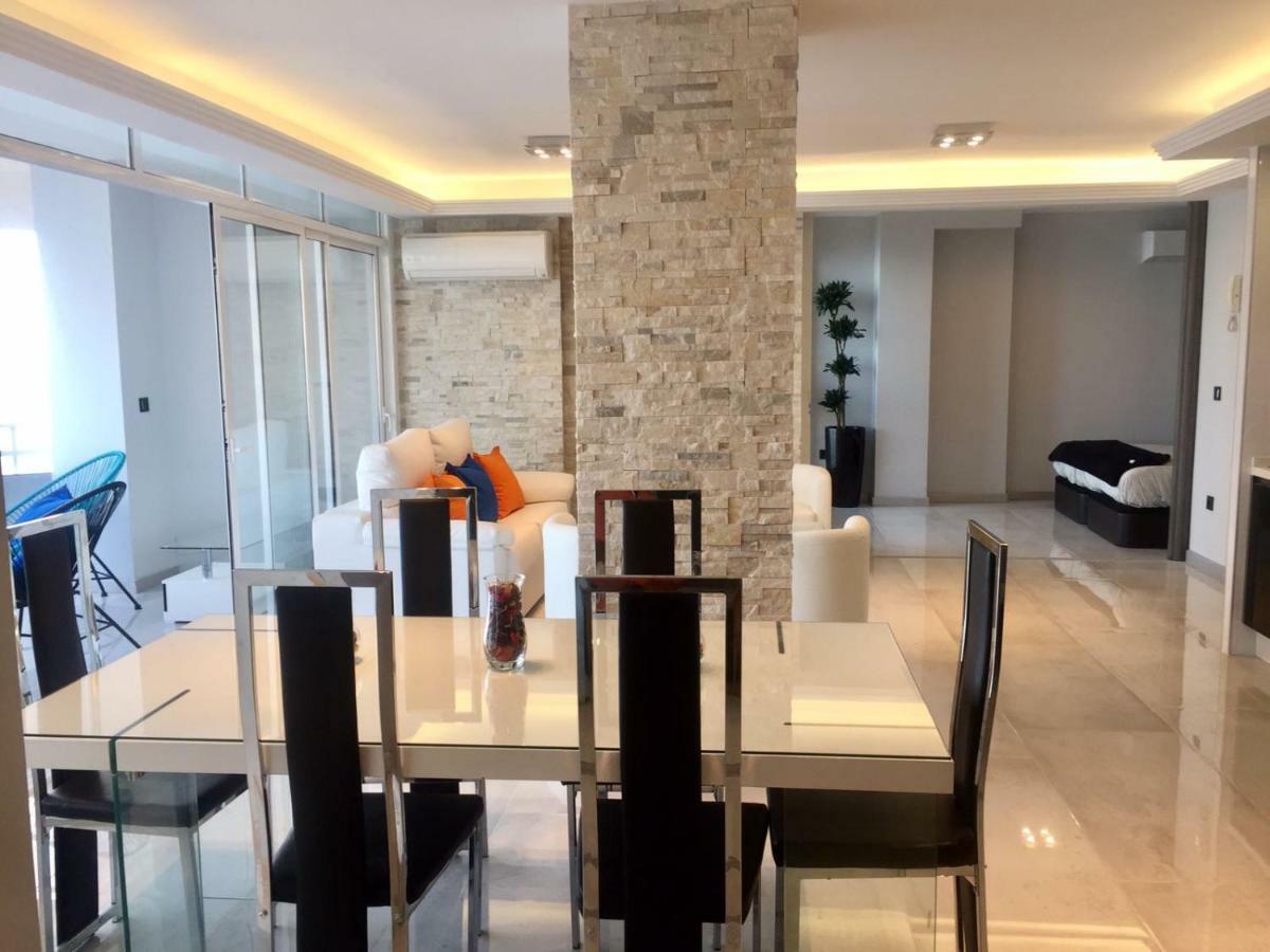 Deluxe Supreme Apartment Малага Екстериор снимка