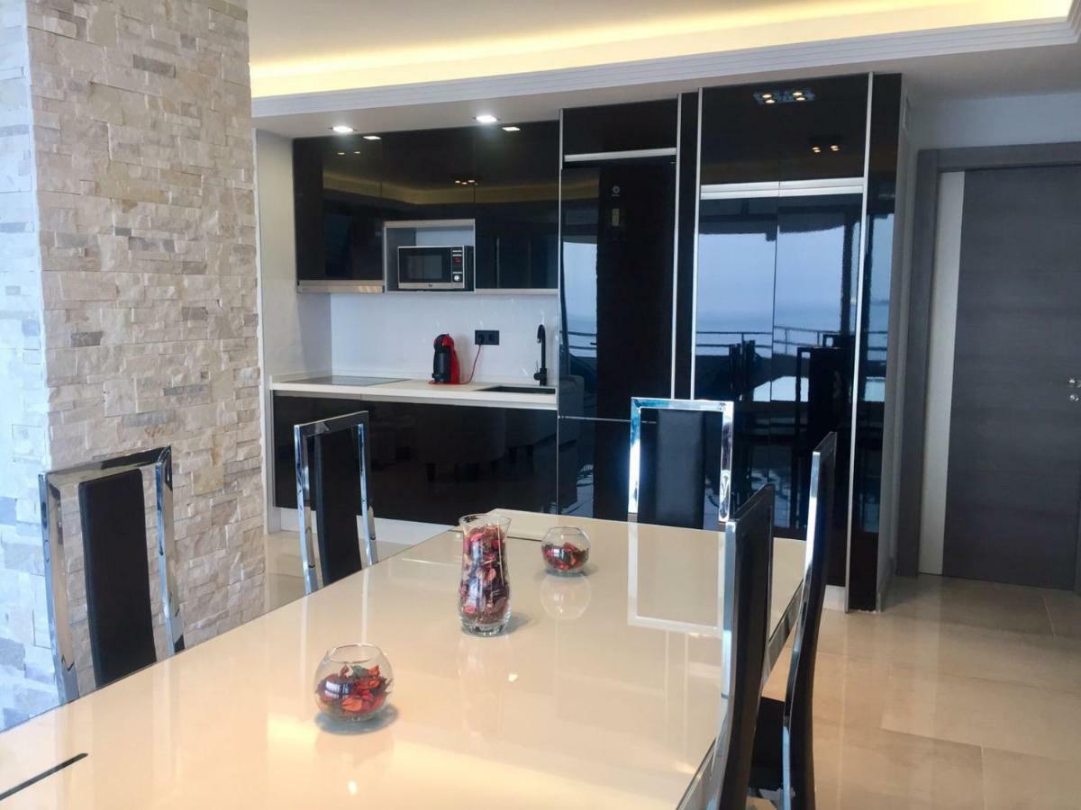 Deluxe Supreme Apartment Малага Екстериор снимка