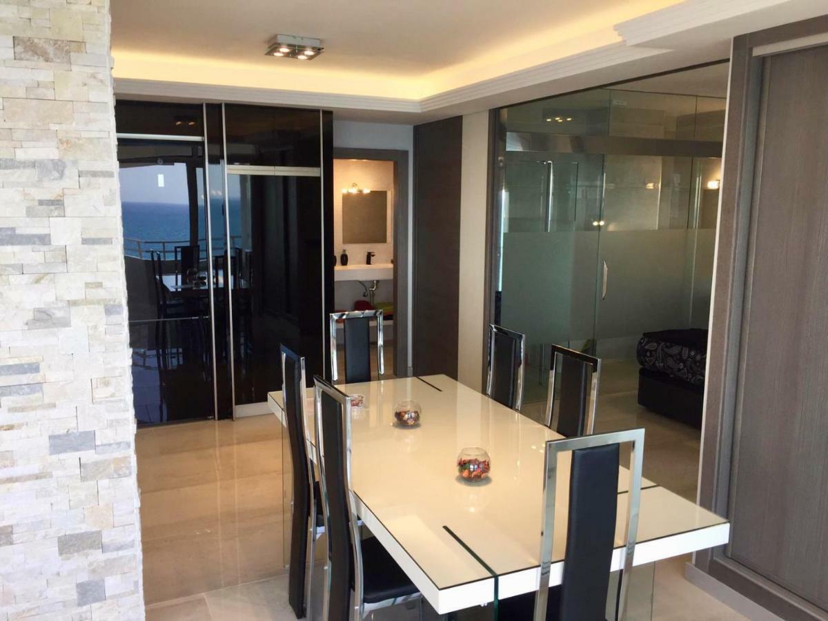 Deluxe Supreme Apartment Малага Екстериор снимка